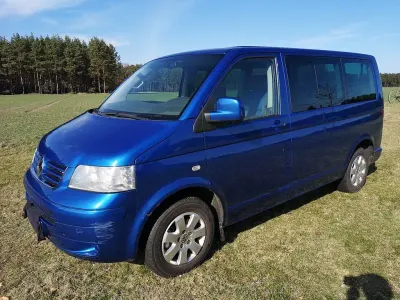 Usata VW Caravelle 131 CV (96 kW) 2005 Blu Furgone