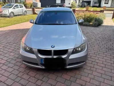Gebraucht BMW 318 130 PS (95 kW) 2007 Silber Limousine