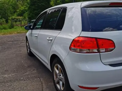 Gebraucht VW Golf VI 80 PS (58 kW) 2009 Weiß Limousine