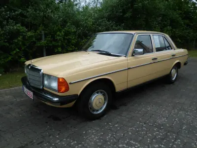 Gebraucht Mercedes 200 109 PS (80 kW) 1982 Gelb Limousine