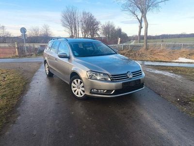 Braun Gebraucht 2014 VW Passat Comfortline Kombi | 6.699 € (Guter Preis)