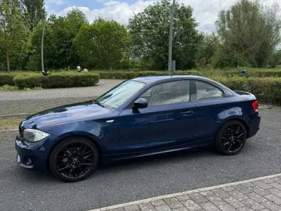 Usado BMW 120 170 HP (125 kW) 2011 Azul Citadino