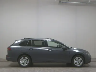Second-hand VW Golf VIII Life 150 CP (110 kW) 2024 Gri Break