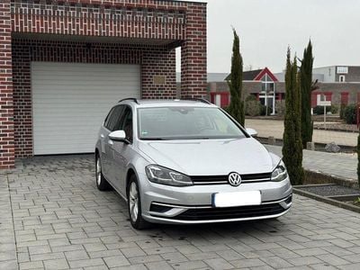 Gebraucht VW Golf VII Highline 116 PS (85 kW) 2019 Silber Kombi