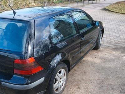 Gebraucht VW Golf IV 75 PS (55 kW) 2002 Schwarz Kleinwagen