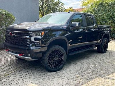 Neu Chevrolet Silverado 426 PS (313 kW) 2025 Schwarz SUV