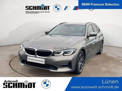 Grau Gebraucht 2022 BMW 330 Advantage Kombi | 35.790 € (Etwas zu teuer)