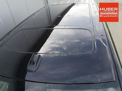 Neu VW Multivan Edition 150 PS (110 kW) 2026 Deepblack perleffekt / fortanarot metallic Van