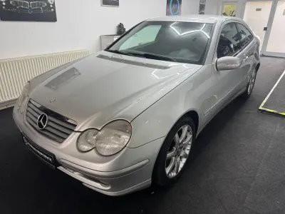 Gebraucht Mercedes C180 143 PS (105 kW) 2003 Silber Coupé