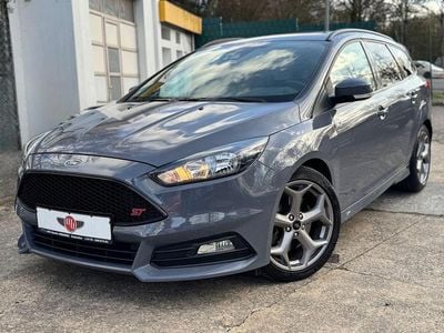Gebraucht Ford Focus ST 250 PS (183 kW) 2017 Grau Limousine