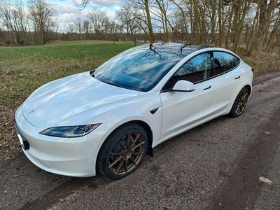 Gebraucht Tesla Model 3 366 kW (498 PS) 2025 Weiß Limousine