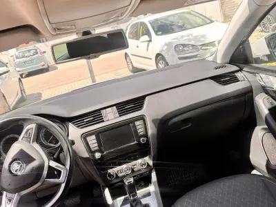 Gebraucht Skoda Octavia 150 PS (110 kW) 2015 Weiß Kombi