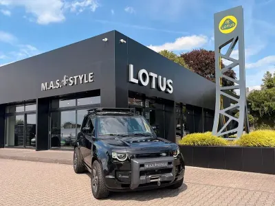 Gebraucht Land Rover Defender SE Dynamic 249 PS (183 kW) 2022 Santorini black SUV