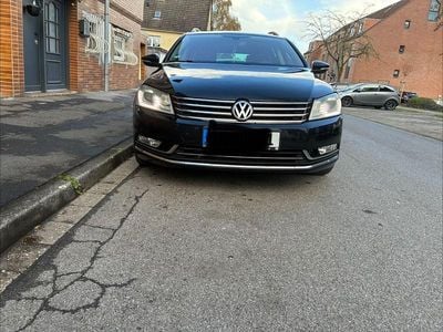 Gebraucht VW Passat Highline 143 PS (105 kW) 2013 Schwarz Kombi