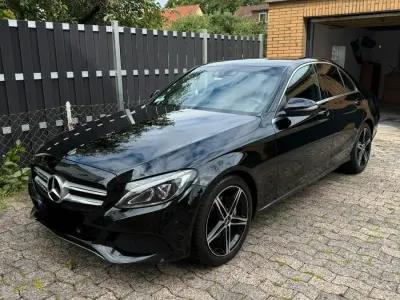 Gebraucht Mercedes C220 170 PS (125 kW) 2018 Schwarz Limousine