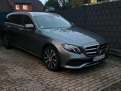 Grau Gebraucht 2020 Mercedes E300 Kombi | 23.650 € (Superpreis)