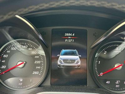 Mercedes V220