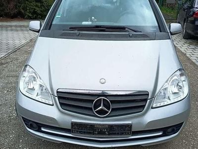 Gebraucht Mercedes 180 116 PS (85 kW) 2010 Limousine