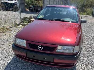 Gebraucht Opel Vectra 90 PS (66 kW) 1993 Rot Limousine