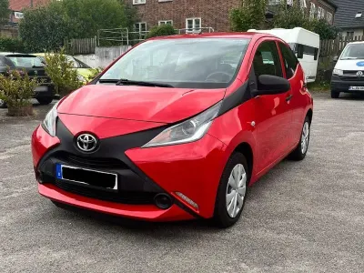 Używany Toyota Aygo 69 KM (50 kW) 2016 Czerwony Hatchback