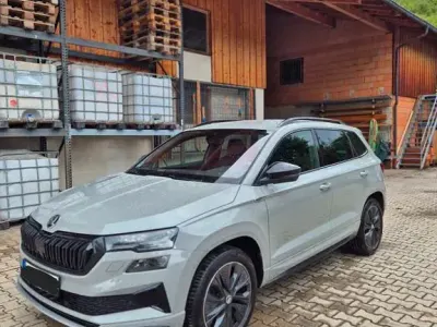 Gebraucht Skoda Karoq SportLine 190 PS (139 kW) 2022 Grau SUV