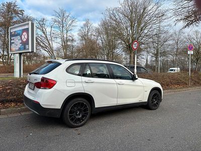 Weiß Gebraucht 2012 BMW X1 SUV | 4.000 €