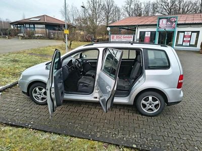 Gebraucht 2004 VW Touran Van / Kleinbus | 2.200 € (Guter Preis)