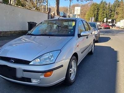 Gebraucht Ford Focus 101 PS (74 kW) 2001 Silber Limousine