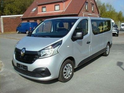 Platingrau Gebraucht 2018 Renault Trafic Van / Kleinbus | 19.399 €