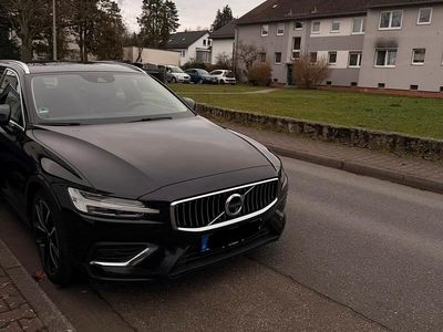 Gebraucht Volvo V60 Inscription 197 PS (144 kW) 2020 Schwarz Kombi