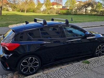Second-hand Ford Focus ST-Line 125 CP (91 kW) 2018 Negru Hatchback