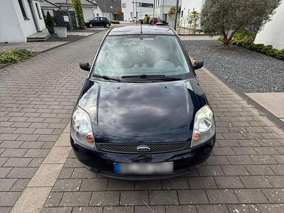 Second-hand Ford Fiesta 60 CP (44 kW) 2007 Albastru Hatchback