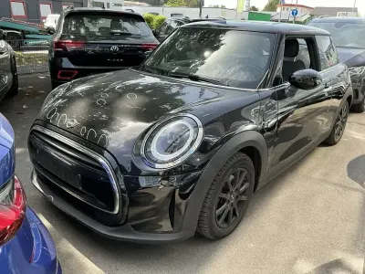 Gebraucht Mini Cooper Essential 136 PS (100 kW) 2022 Schwarz Kleinwagen