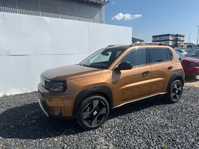 Neu Fiat Panda La Prima 110 PS (80 kW) 2026 Braun Kleinwagen