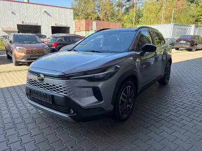Neu Toyota Corolla Cross 179 PS (131 kW) 2026 Grau SUV