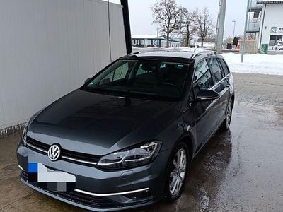 Grau Gebraucht 2019 VW Golf VII Highline Kombi | 19.500 € (Fairer Preis)