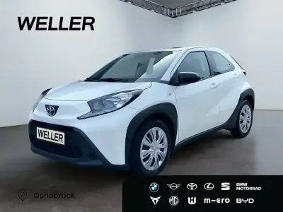 Gebraucht Toyota Aygo Play 72 PS (52 kW) 2022 Schneeweiß Kleinwagen