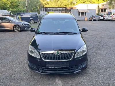 Gebraucht Skoda Roomster Plus Edition 86 PS (63 kW) 2012 Schwarzmagic perleffekt Van / Kleinbus