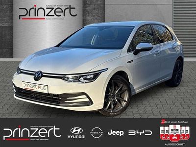 Gebraucht VW Golf VIII Style 150 PS (110 kW) 2024 Weiß Limousine