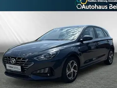 Gebraucht Hyundai i30 Select 120 PS (88 kW) 2023 Blau Limousine