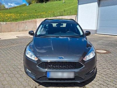 Usata Ford Focus Trend 120 CV (88 kW) 2016 Grigio Station wagon