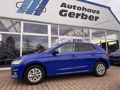 Neu Skoda Fabia Selection 116 PS (85 kW) 2025 Energyblau Limousine