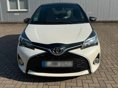 Gebraucht Toyota Yaris 99 PS (72 kW) 2017 Weiß Kleinwagen