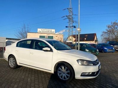 Gebraucht VW Passat Comfortline 105 PS (77 kW) 2011 Weiß Limousine
