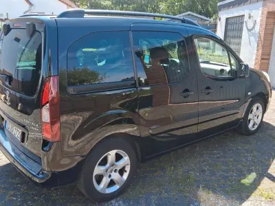 Gebraucht Peugeot Partner Tepee 114 PS (83 kW) 2012 Schwarz Van / Kleinbus