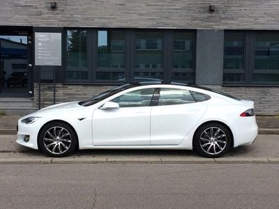 Usado Tesla Model S 413 kW (562 HP) 2019 Branco Citadino