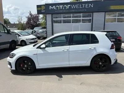 Gebraucht VW Golf VII GTI 245 PS (180 kW) 2020 Pure white Limousine