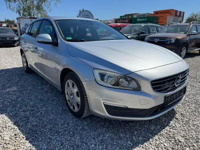 Gebraucht Volvo V60 150 PS (110 kW) 2015 Silber Kombi