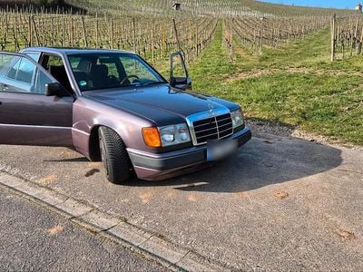 Usata Mercedes E230 136 CV (100 kW) 1991 Andere farben Berlina