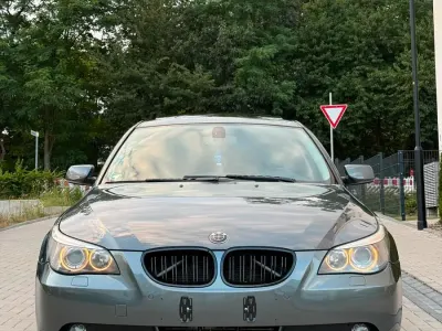 Gebraucht BMW 523 177 PS (130 kW) 2007 Grau Limousine